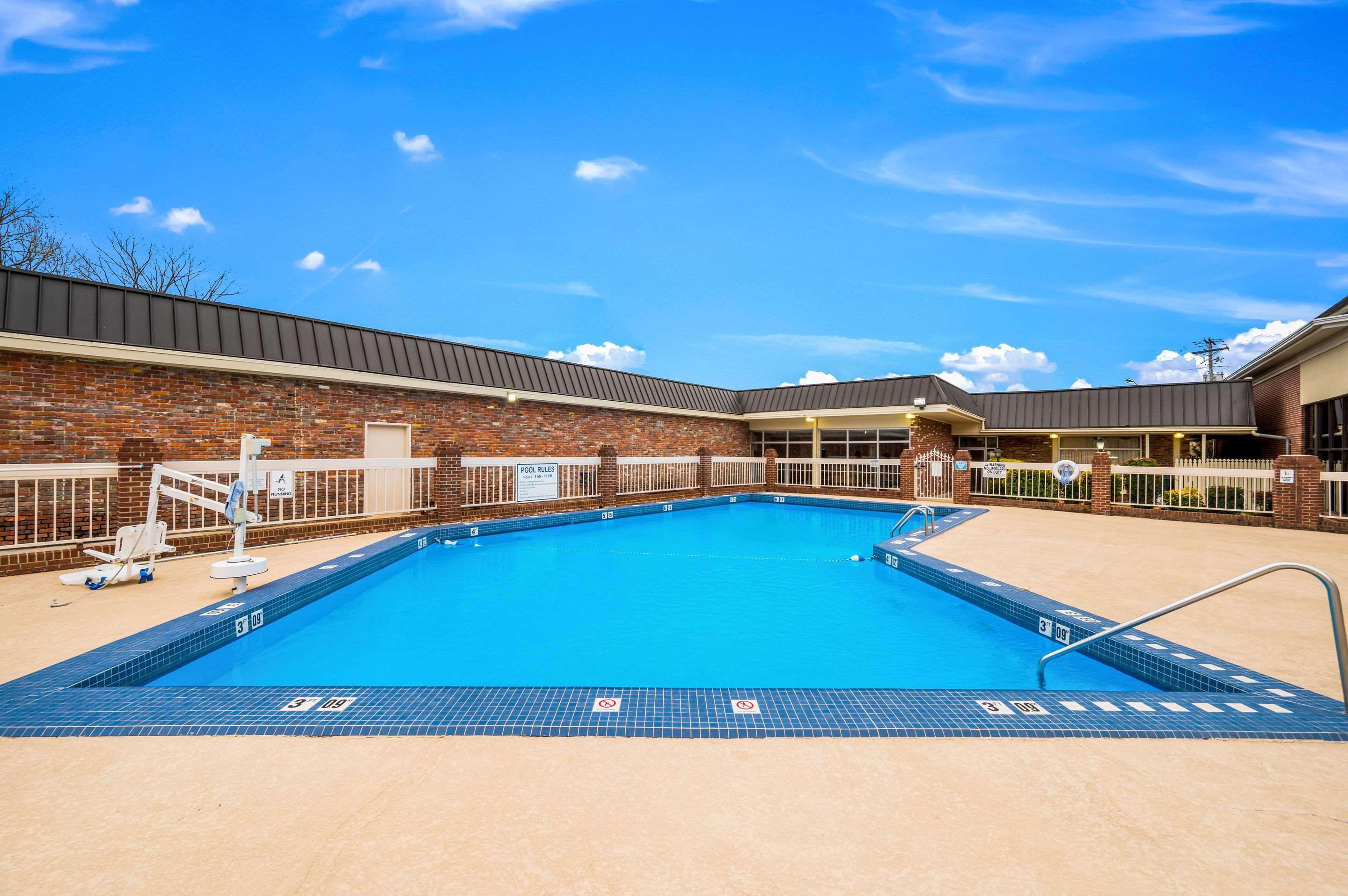 Econo Lodge Corinth Eksteriør billede
