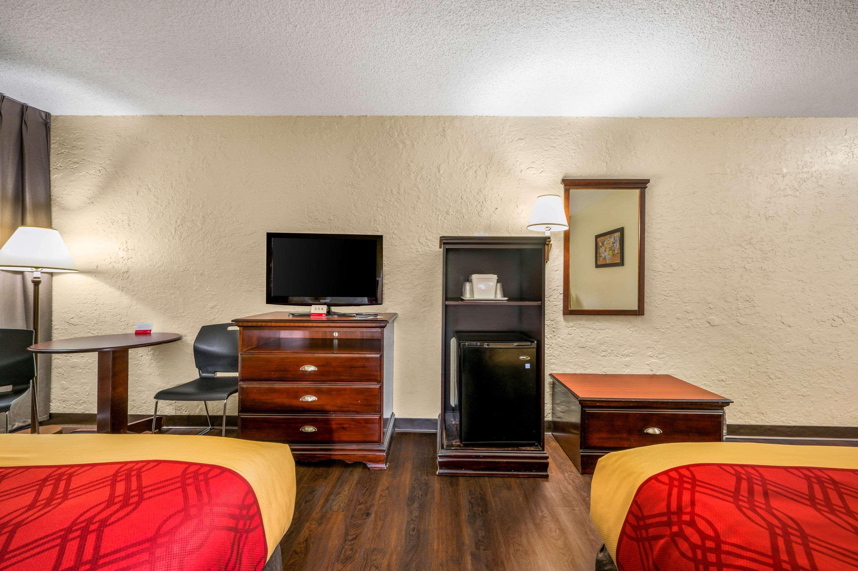 Econo Lodge Corinth Eksteriør billede