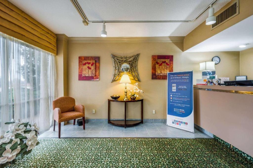 Econo Lodge Corinth Eksteriør billede
