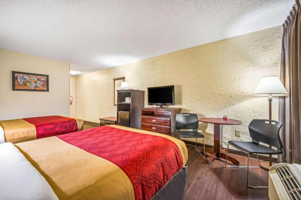 Econo Lodge Corinth Eksteriør billede