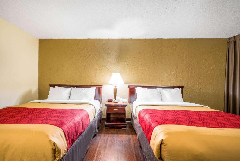 Econo Lodge Corinth Eksteriør billede