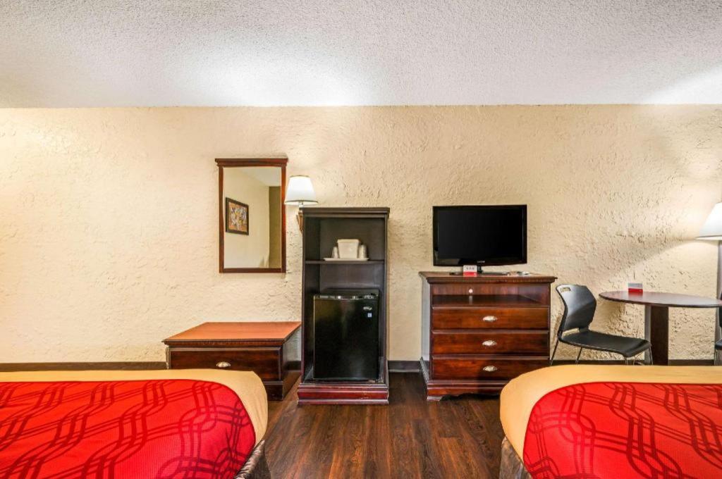 Econo Lodge Corinth Eksteriør billede