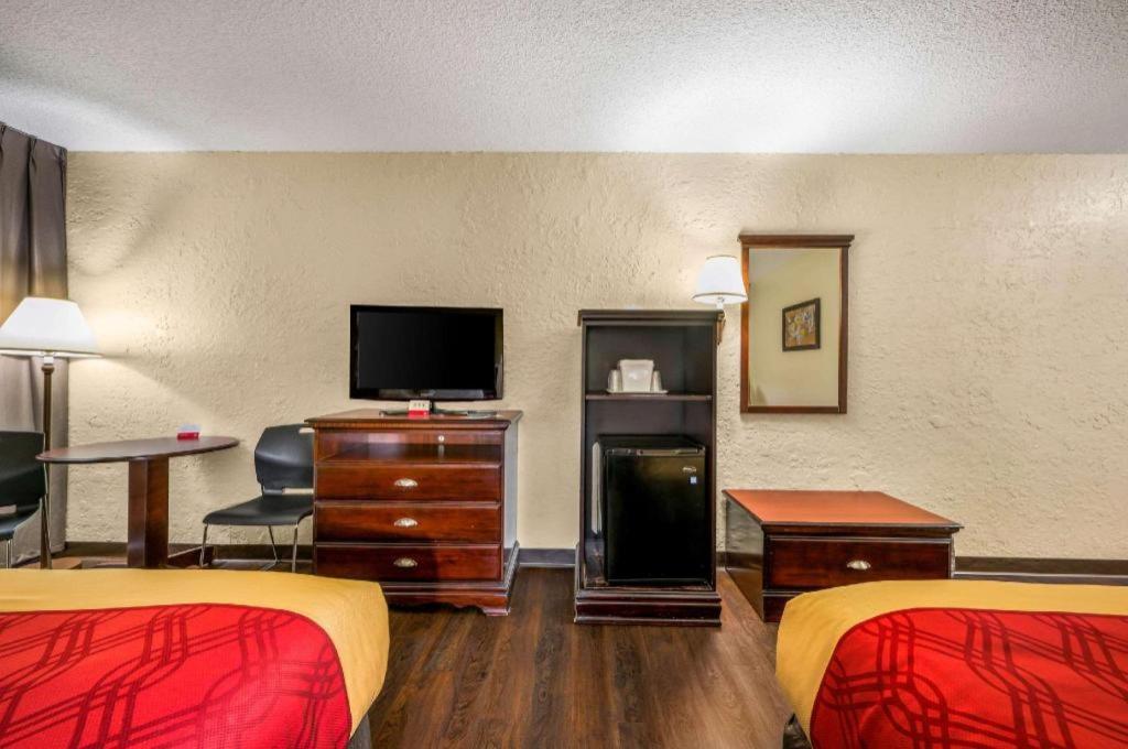 Econo Lodge Corinth Eksteriør billede